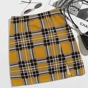 Stretchy plaid skirt